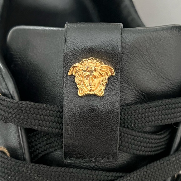 Versace Shoes Calf Skin Leather Medusa Logo - Picture 2 of 6